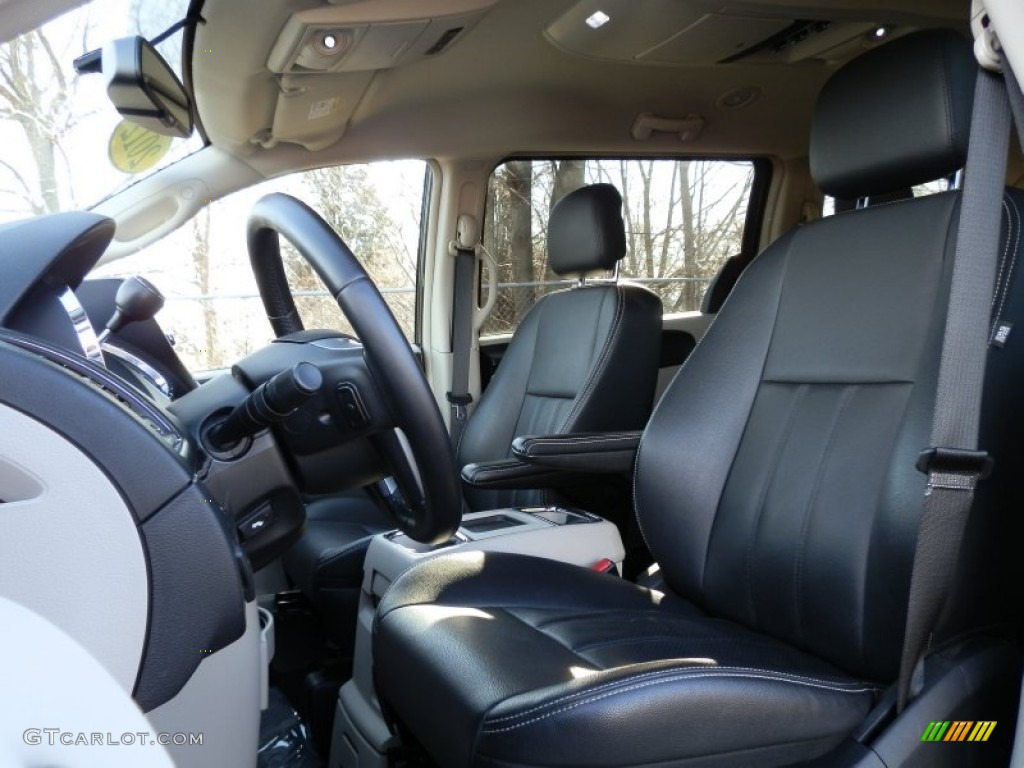 2012 Chrysler Town & Country Touring Front Seat Photo #75055747