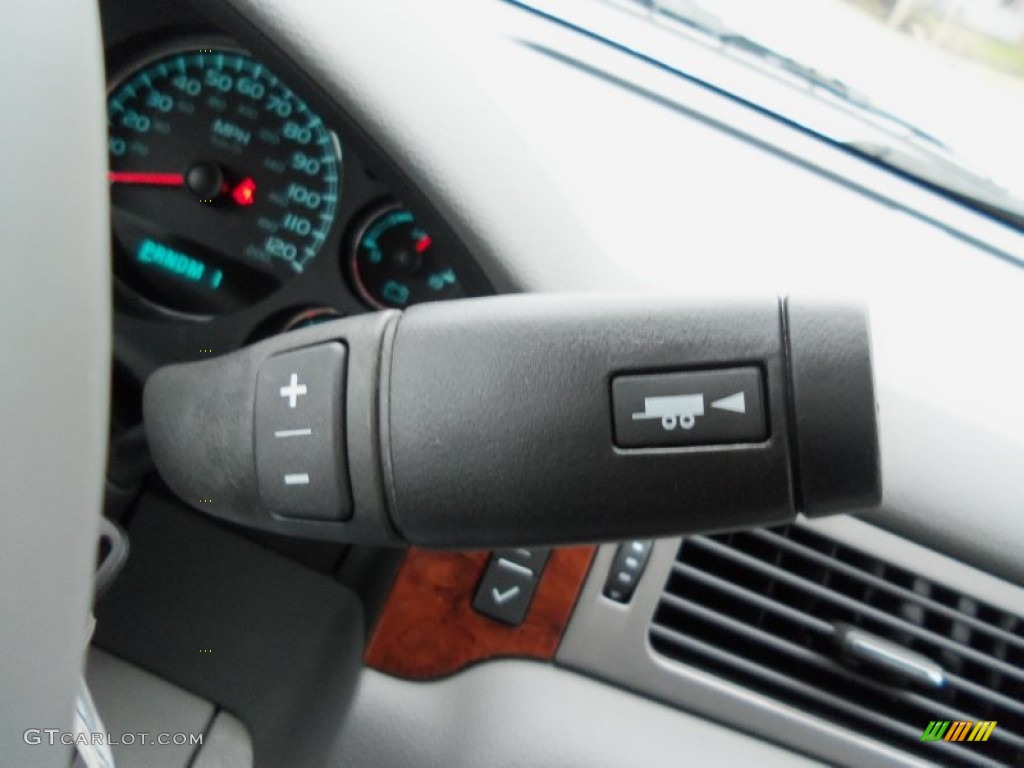 2013 Chevrolet Suburban 2500 LT 4x4 6 Speed Automatic Transmission Photo #75057947