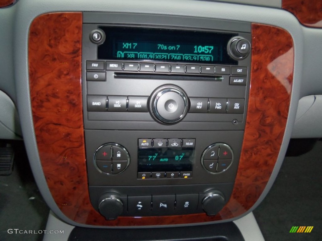 2013 Chevrolet Suburban 2500 LT 4x4 Controls Photo #75058007