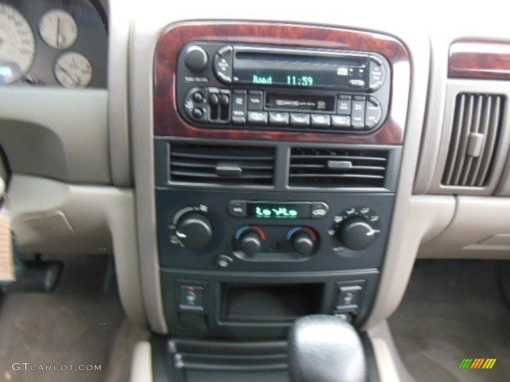 2004 Grand Cherokee Limited 4x4 - Onyx Green Pearl / Taupe photo #16