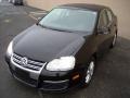 Black - Jetta SE Sedan Photo No. 8