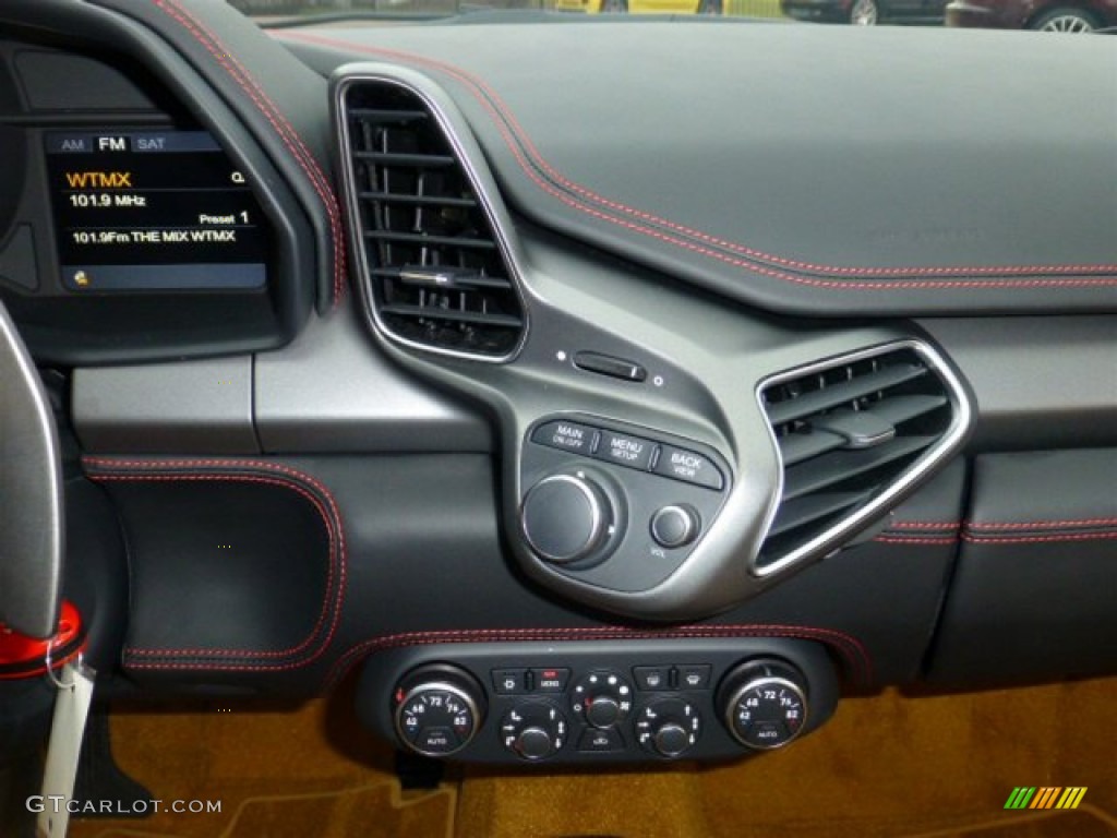 2010 Ferrari 458 Italia Controls Photo #75065420