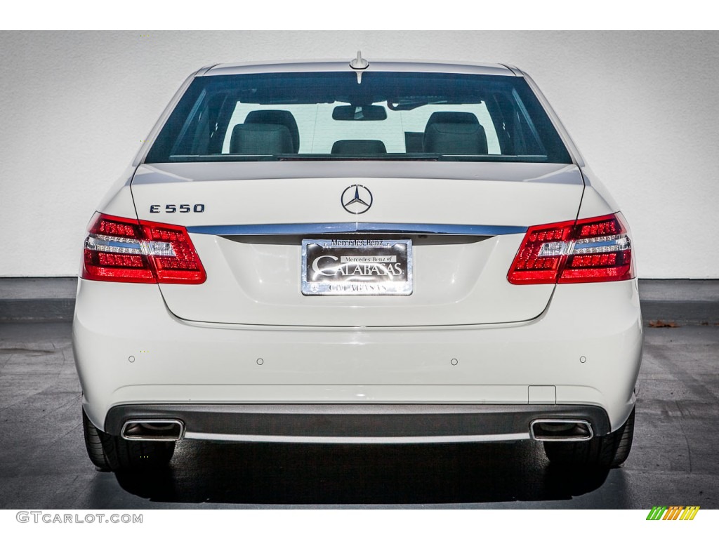 2010 E 550 Sedan - Arctic White / Black photo #3
