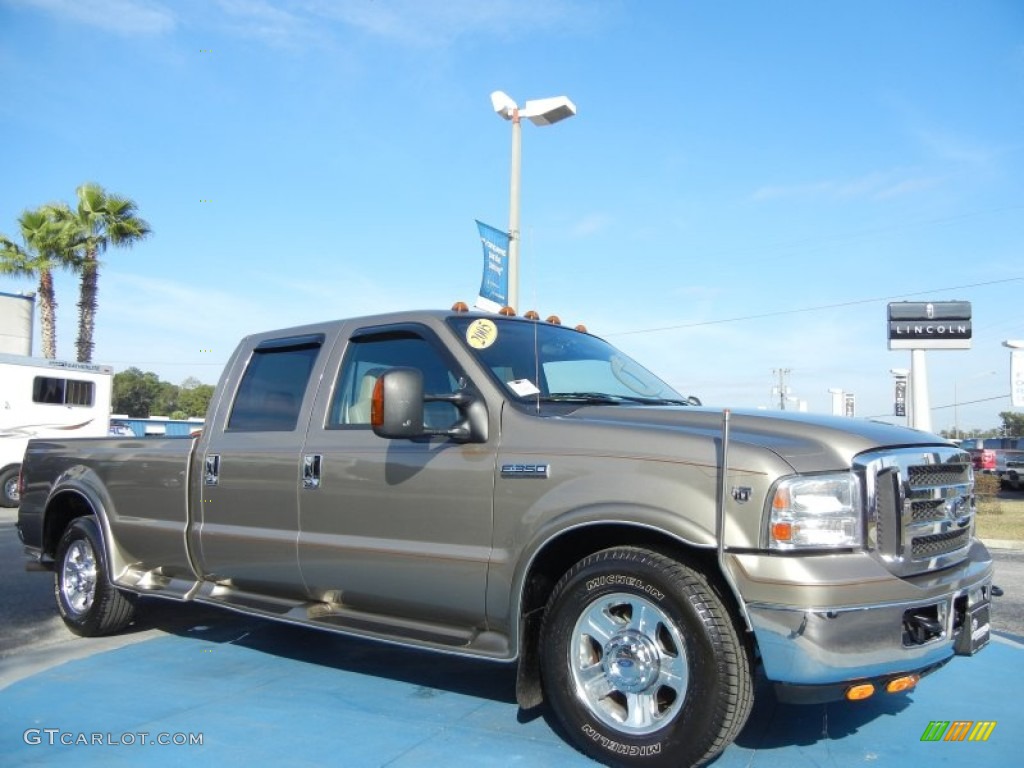 2005 F350 Super Duty Lariat Crew Cab - Arizona Beige Metallic / Tan photo #9