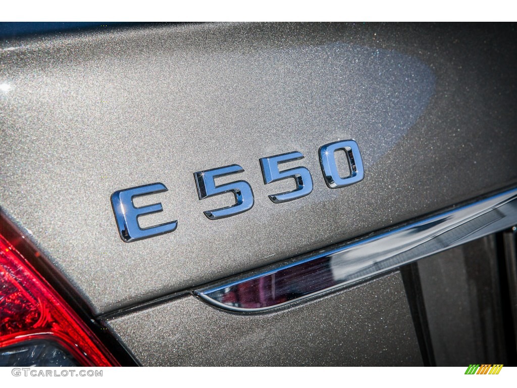 2009 Mercedes-Benz E 550 Sedan Marks and Logos Photos