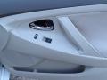 Super White - Camry LE Photo No. 25