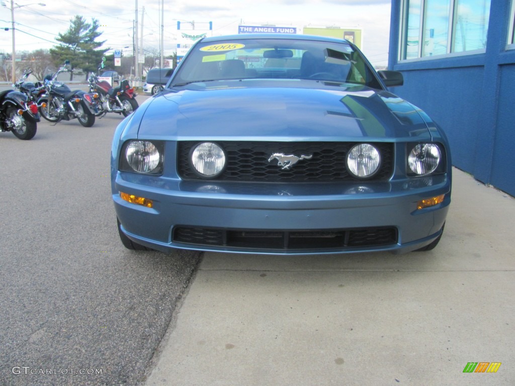 2005 Mustang GT Premium Coupe - Windveil Blue Metallic / Dark Charcoal photo #5