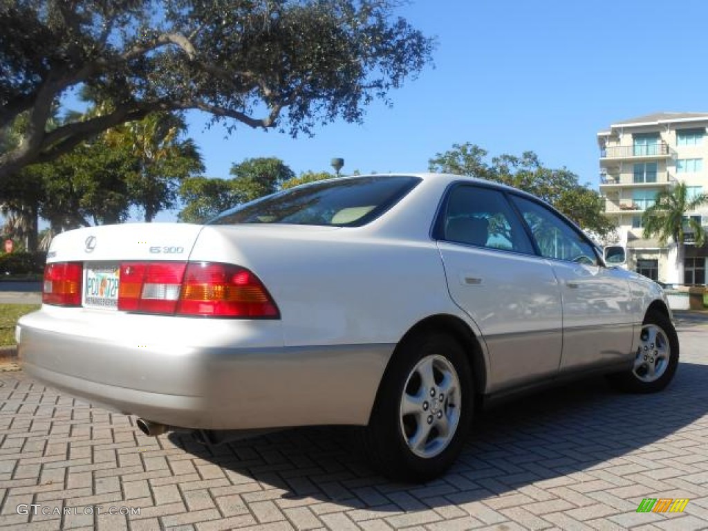 1998 ES 300 - Diamond White Pearl / Beige photo #4