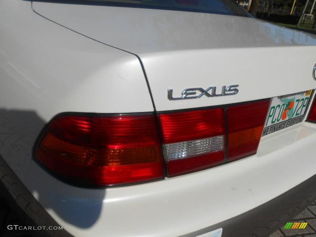 1998 ES 300 - Diamond White Pearl / Beige photo #6