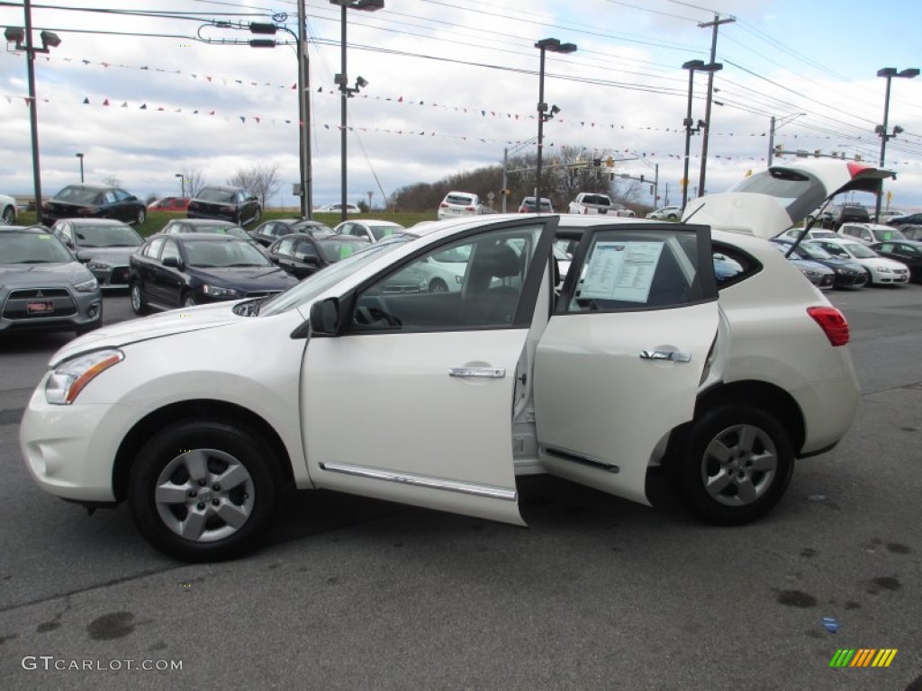 2011 Rogue S AWD - Pearl White / Black photo #29