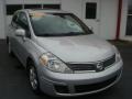 Brilliant Silver - Versa 1.8 SL Hatchback Photo No. 6