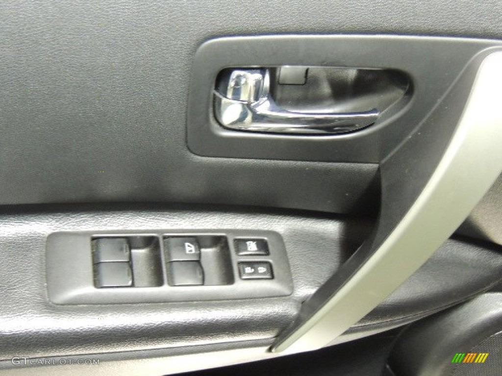 2011 Rogue S AWD Krom Edition - Wicked Black / Black photo #15