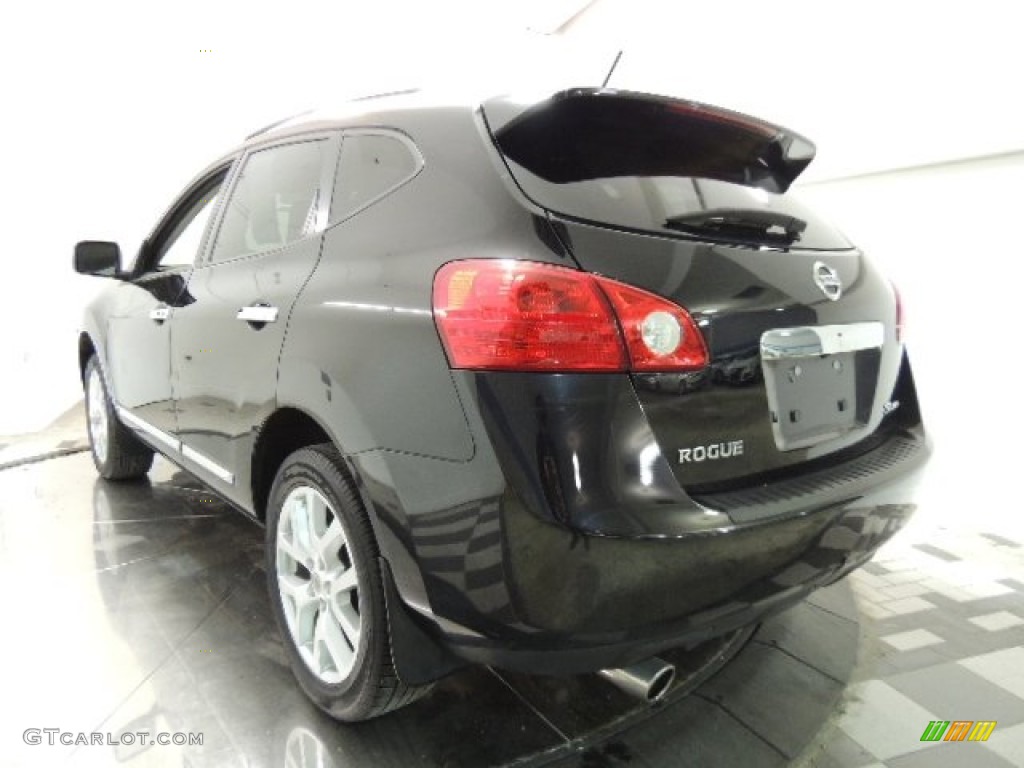 2011 Rogue SL AWD - Wicked Black / Gray photo #9
