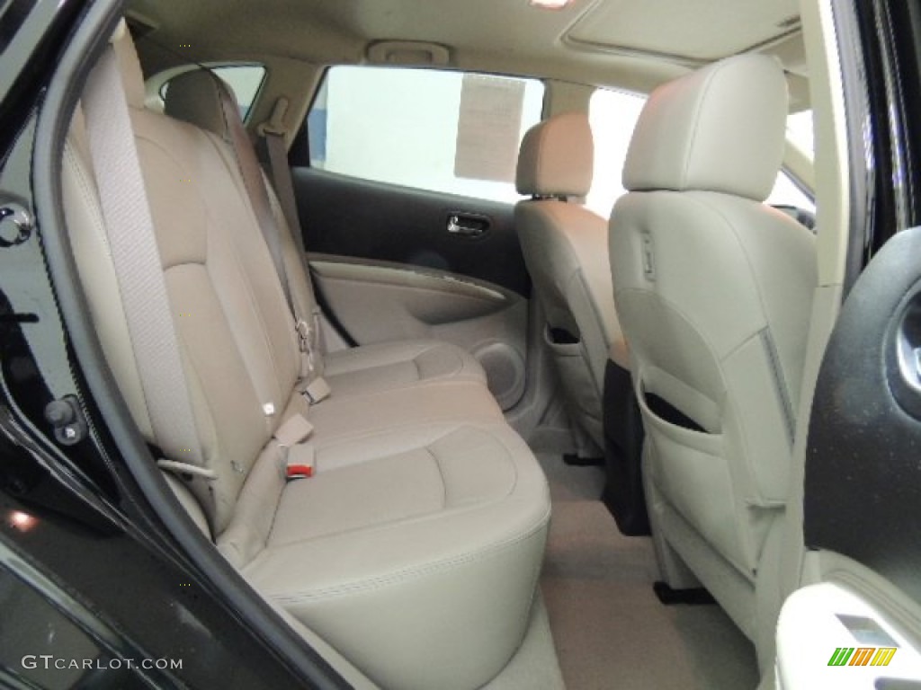2011 Rogue SL AWD - Wicked Black / Gray photo #11
