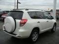 Super White - RAV4 I4 4WD Photo No. 4