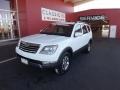 2009 Clear White Kia Borrego LX V6  photo #1