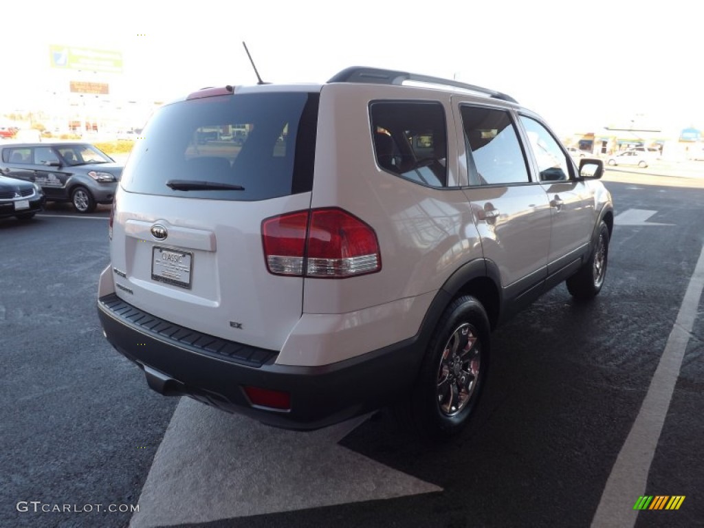 2009 Borrego LX V6 - Clear White / Beige photo #5