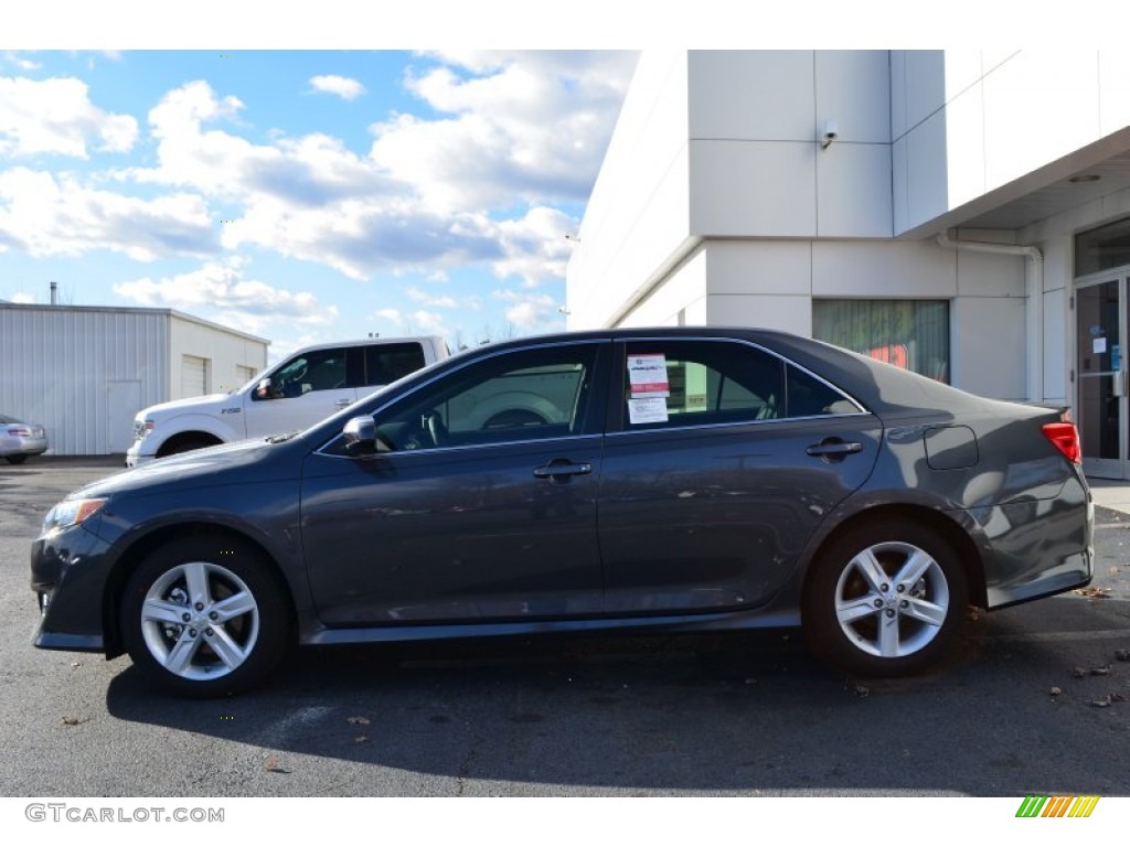 2012 Camry SE - Magnetic Gray Metallic / Black photo #2