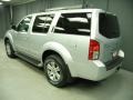 2010 Silver Lightning Metallic Nissan Pathfinder SE 4x4  photo #3