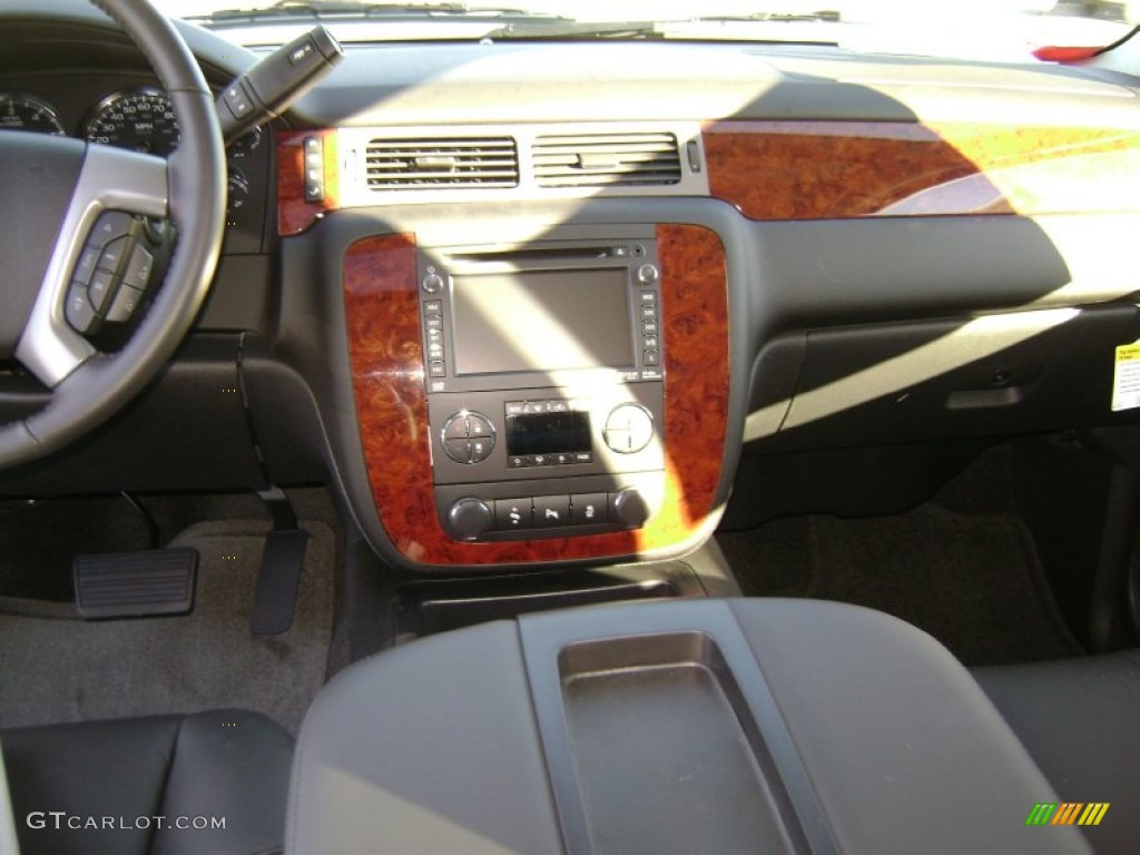 2013 Suburban LT 4x4 - Blue Ray Metallic / Ebony photo #4