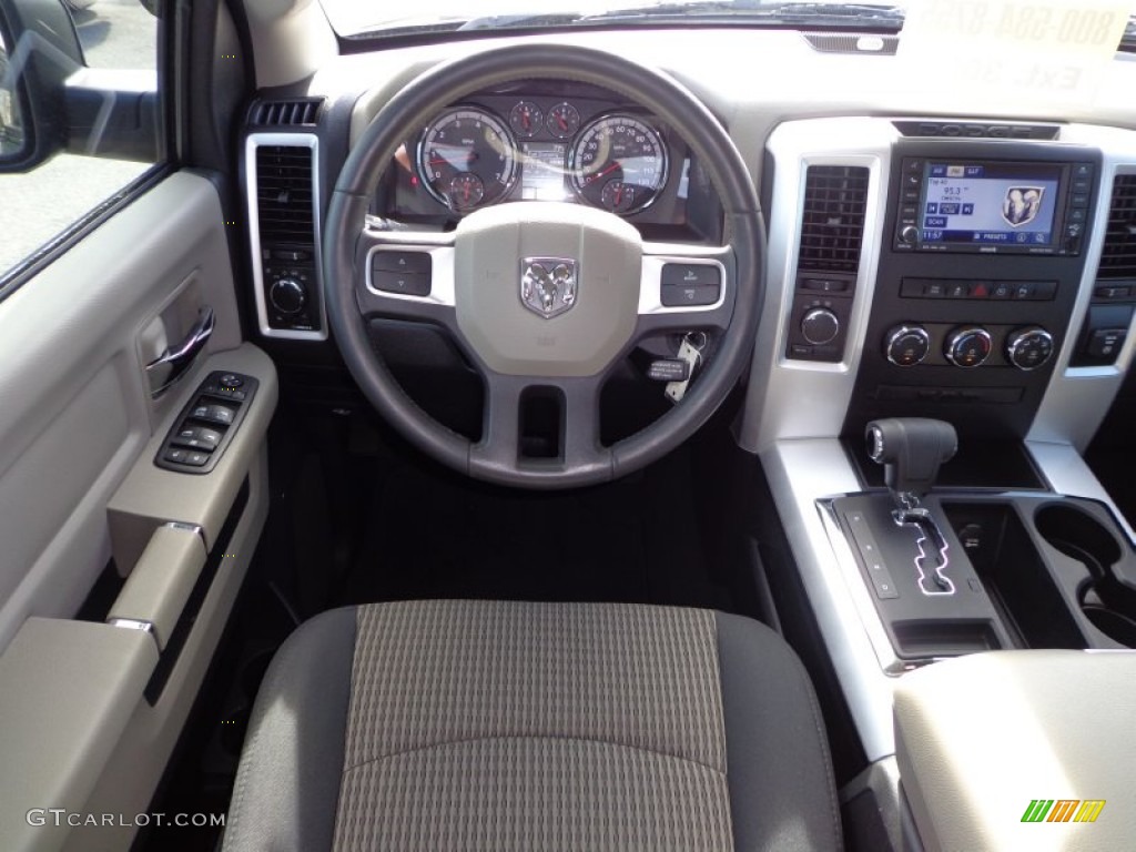 2011 Ram 1500 SLT Quad Cab 4x4 - Brilliant Black Crystal Pearl / Dark Slate Gray/Medium Graystone photo #6