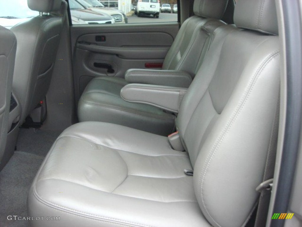 2005 Suburban 1500 LT 4x4 - Silver Birch Metallic / Tan/Neutral photo #11