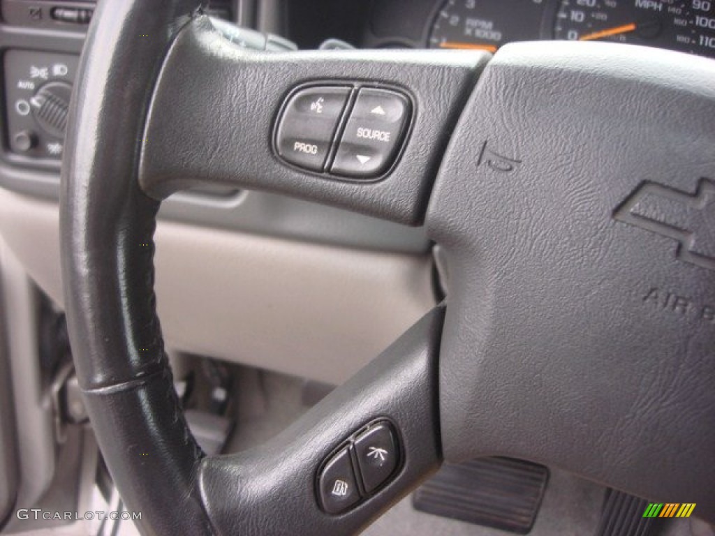 2005 Suburban 1500 LT 4x4 - Silver Birch Metallic / Tan/Neutral photo #21