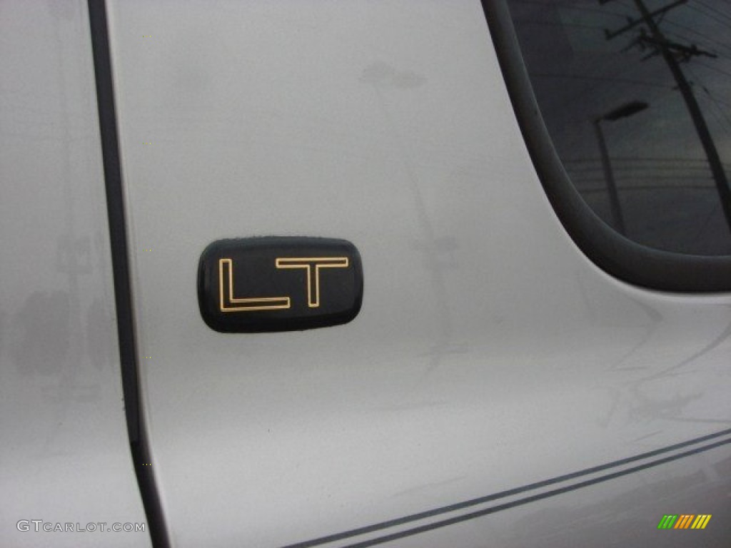 2005 Suburban 1500 LT 4x4 - Silver Birch Metallic / Tan/Neutral photo #26