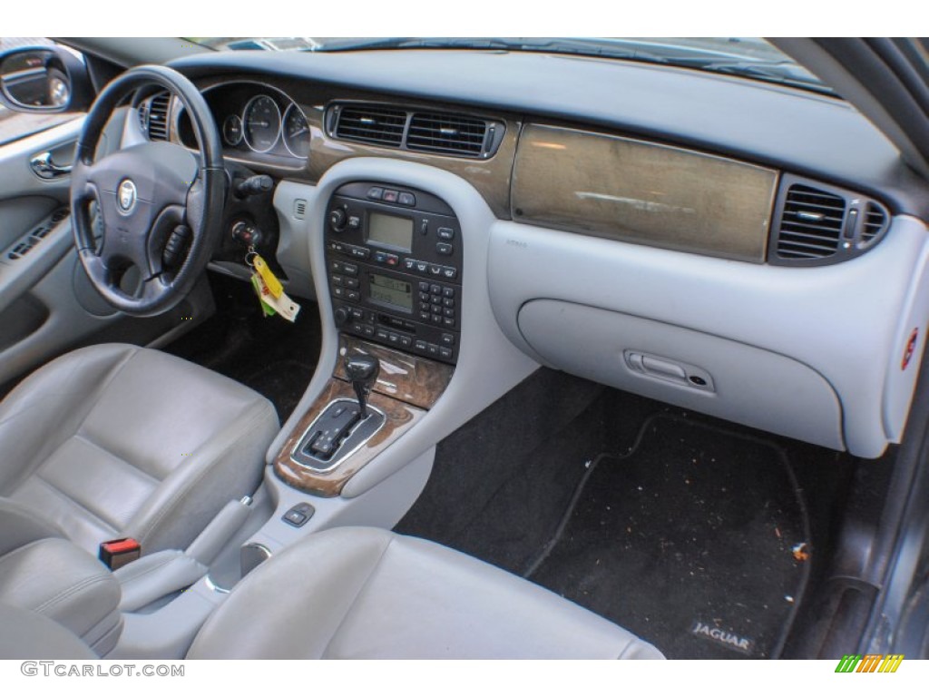 2002 Jaguar X-Type 2.5 Dove Dashboard Photo #75105310