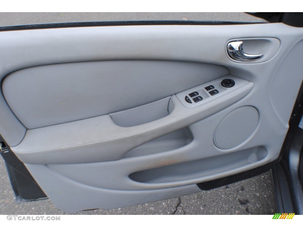 2002 Jaguar X-Type 2.5 Dove Door Panel Photo #75105429