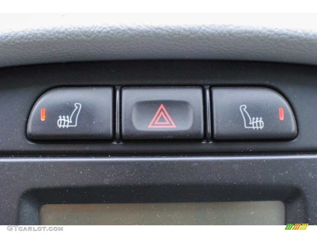 2002 Jaguar X-Type 2.5 Controls Photo #75105492