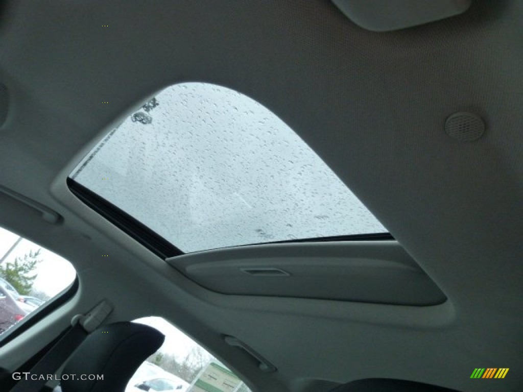 2013 Fusion Hybrid SE - Ruby Red Metallic / Charcoal Black photo #11