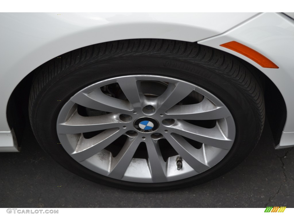 2011 3 Series 328i Sports Wagon - Alpine White / Black photo #2