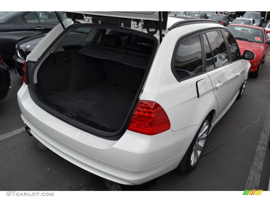 2011 3 Series 328i Sports Wagon - Alpine White / Black photo #3