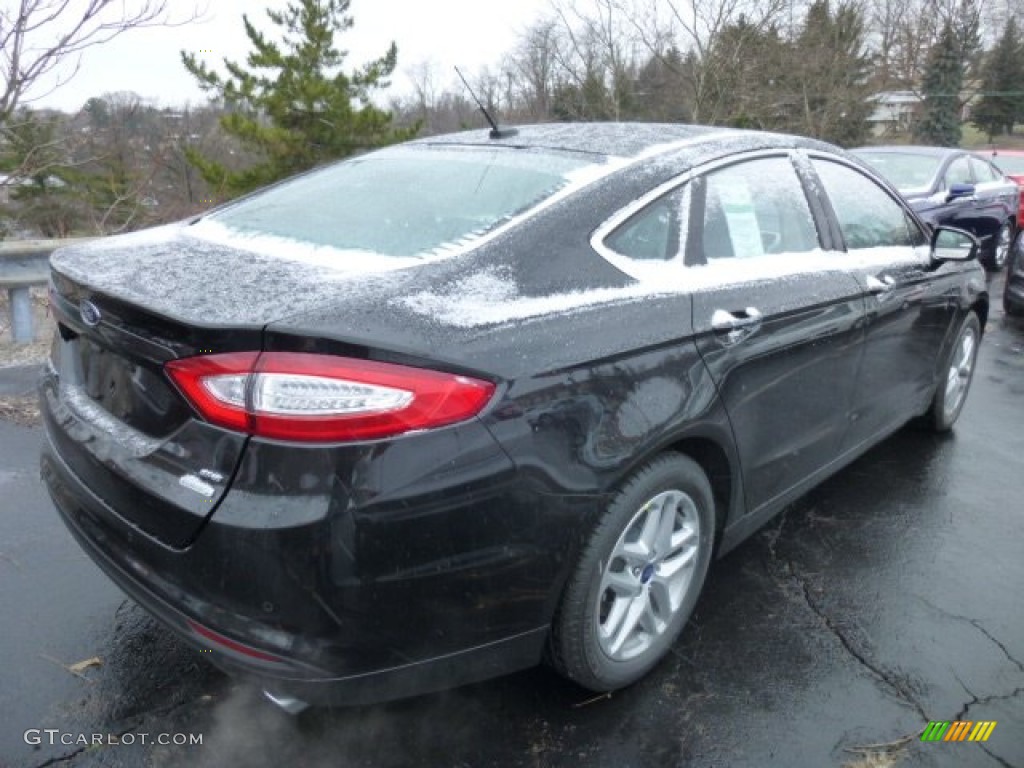 2013 Fusion SE 1.6 EcoBoost - Tuxedo Black Metallic / Charcoal Black photo #2