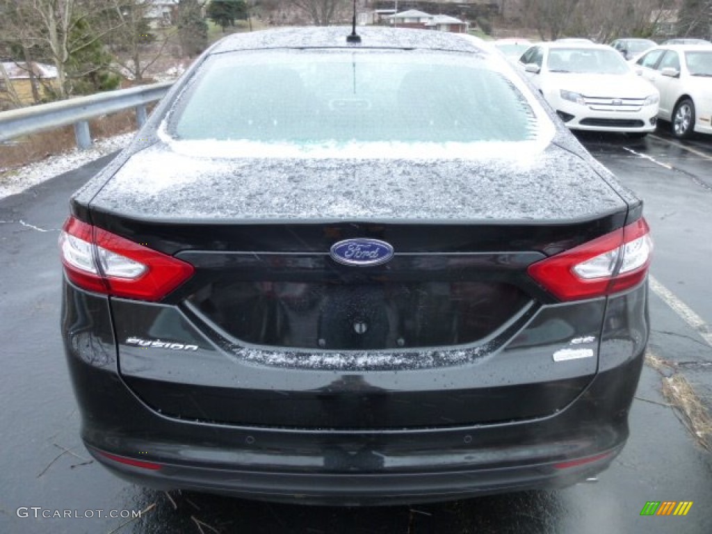 2013 Fusion SE 1.6 EcoBoost - Tuxedo Black Metallic / Charcoal Black photo #3