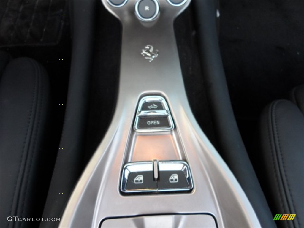 2009 Ferrari California Standard California Model Controls Photo #75110147