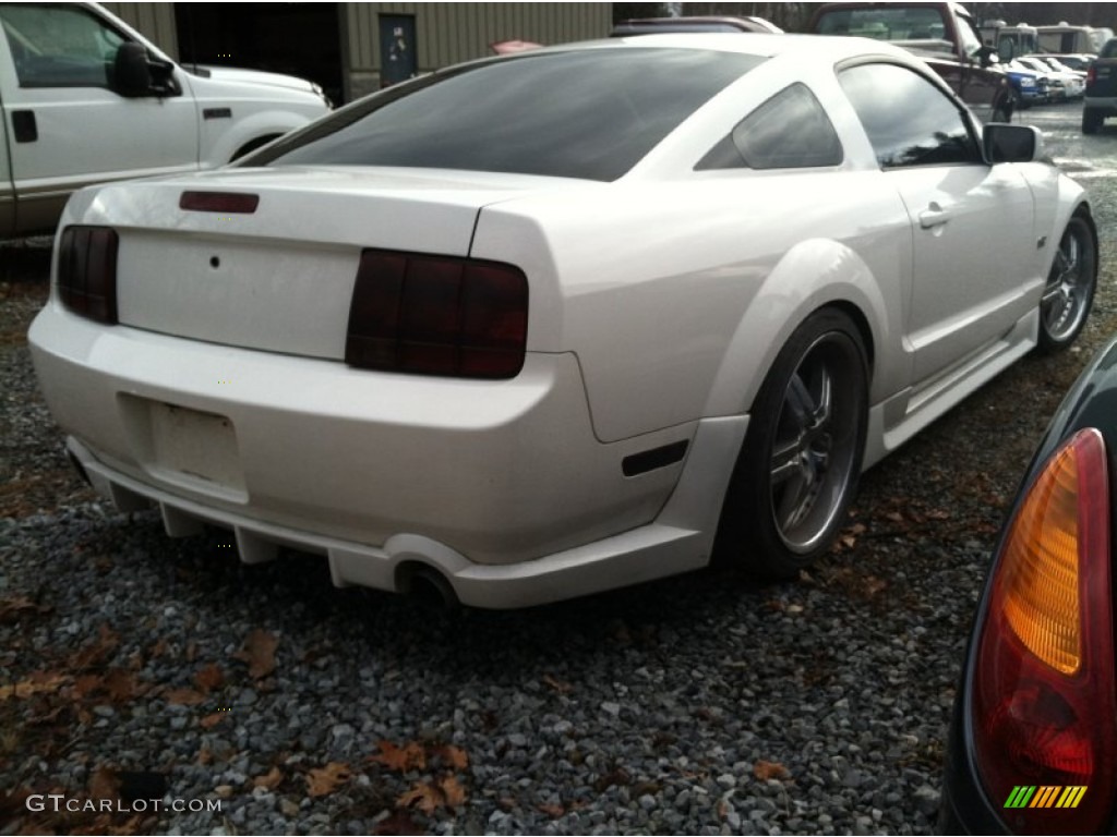 2006 Mustang GT Premium Coupe - Performance White / Red/Dark Charcoal photo #6