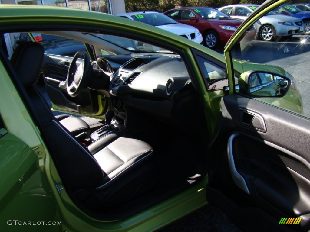 2011 Fiesta SEL Sedan - Lime Squeeze Metallic / Charcoal Black Leather photo #11