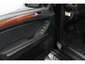 Black - GL 450 4Matic Photo No. 16