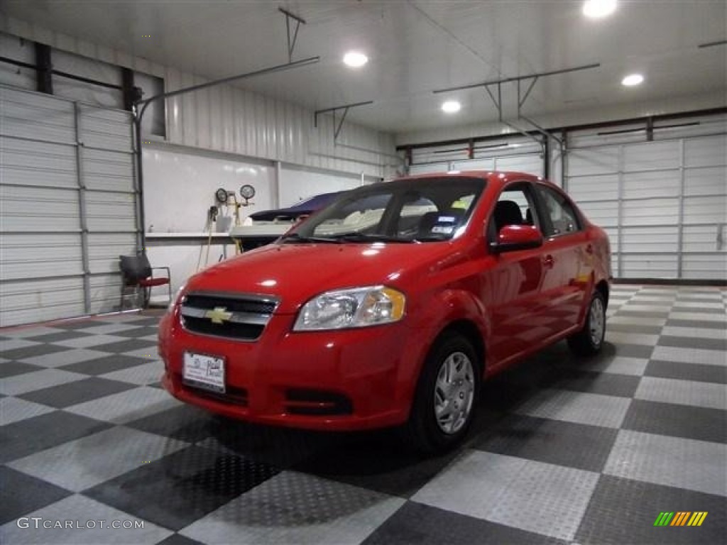 2010 Aveo LS Sedan - Victory Red / Charcoal photo #3