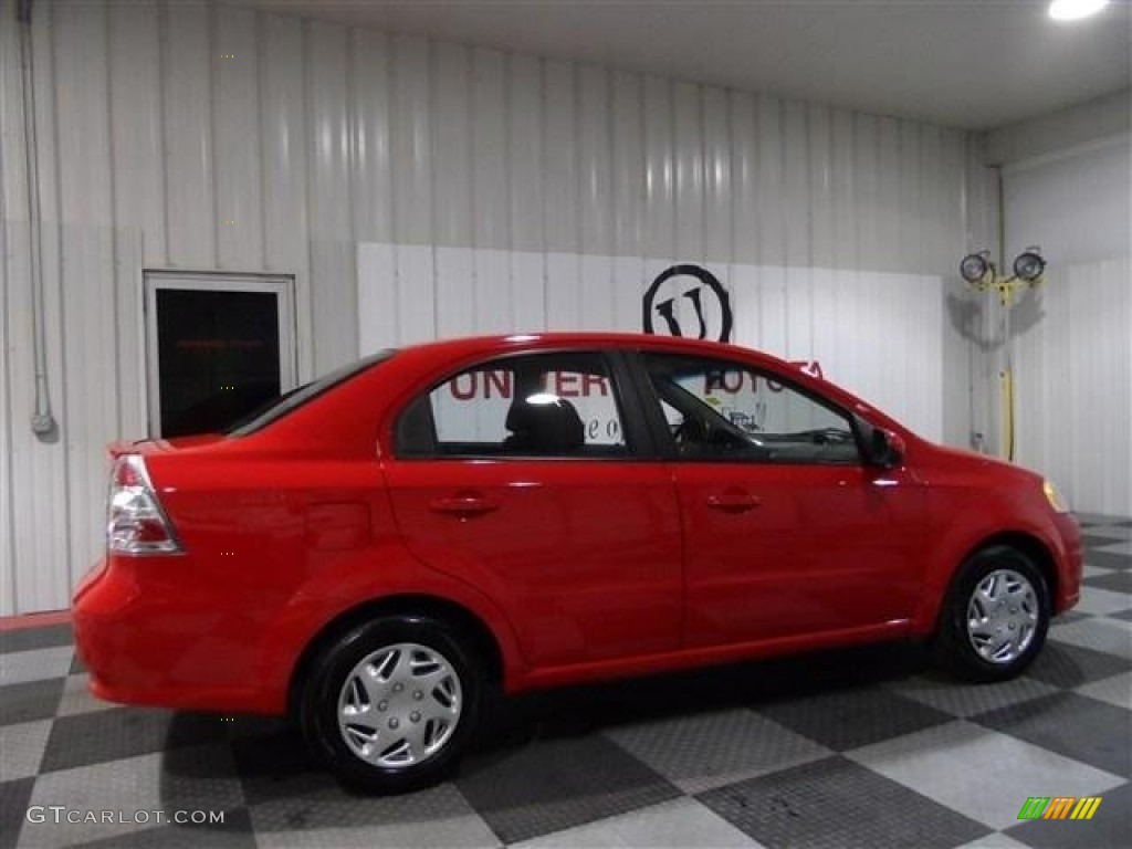 2010 Aveo LS Sedan - Victory Red / Charcoal photo #7