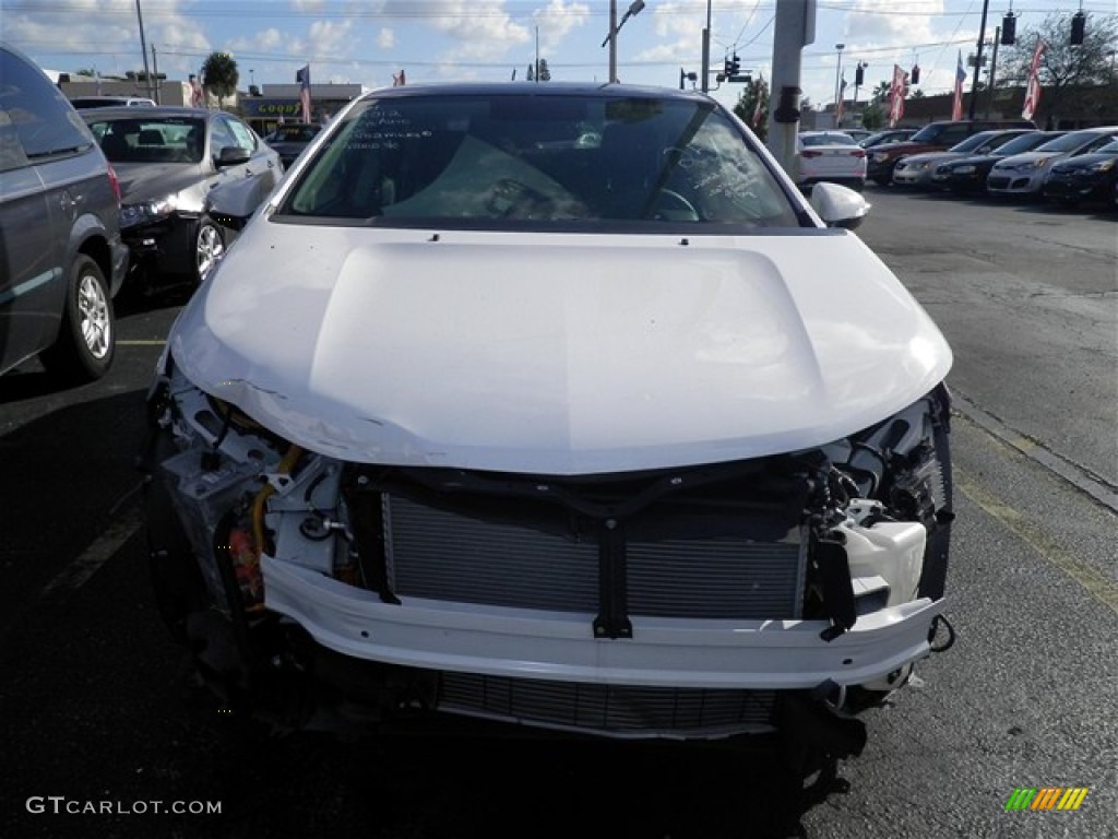 2012 Volt Hatchback - Summit White / Jet Black/Ceramic White Accents photo #2