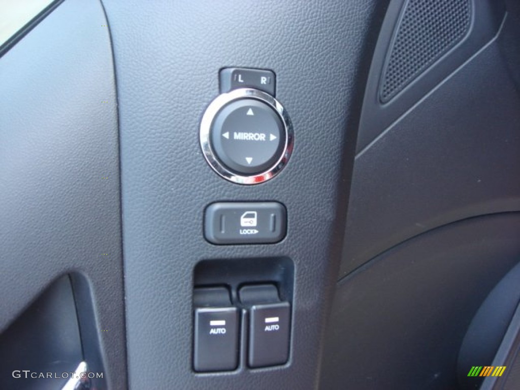 2010 Hyundai Genesis Coupe 2.0T Controls Photo #75135482