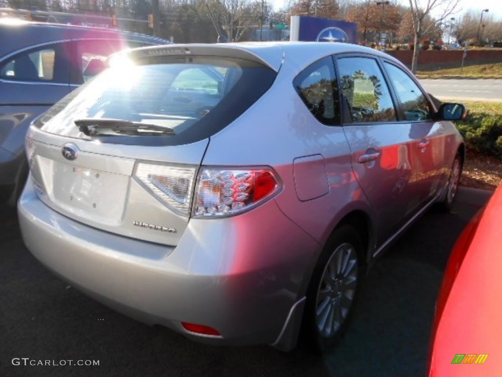 2011 Impreza 2.5i Premium Wagon - Spark Silver Metallic / Carbon Black photo #4