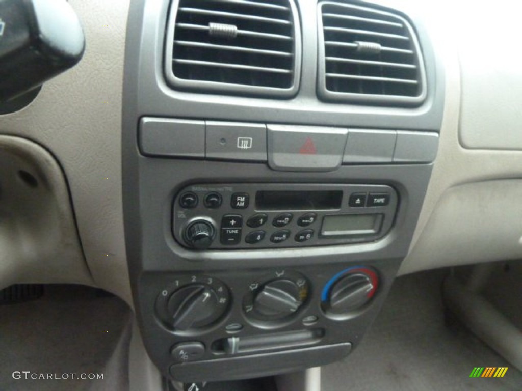 2001 Accent GL Sedan - Jade Green / Gray photo #13