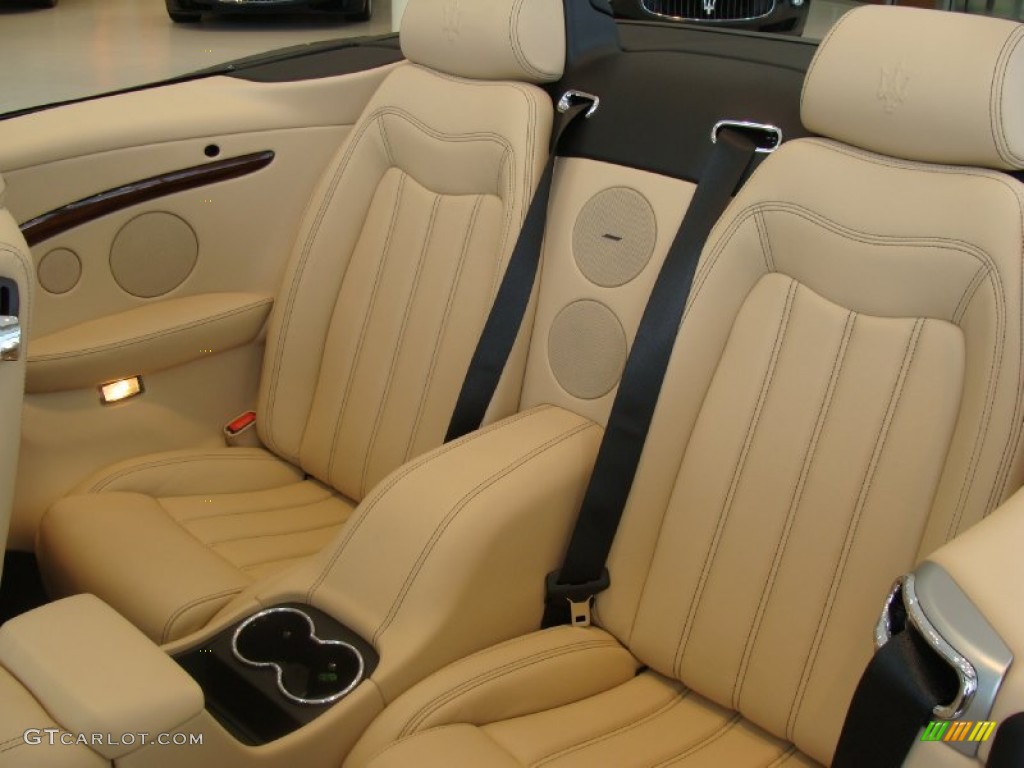 2012 Maserati GranTurismo Convertible GranCabrio Rear Seat Photo #75143313