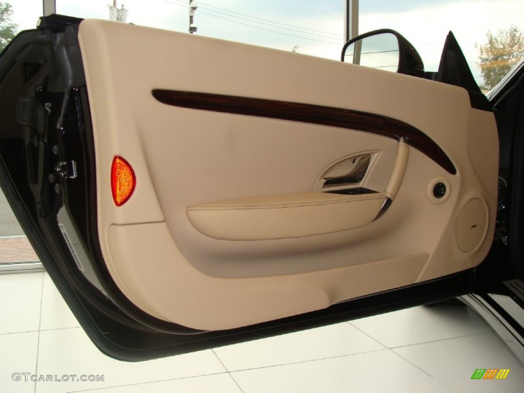 2012 Maserati GranTurismo Convertible GranCabrio Pearl Beige Door Panel Photo #75143325