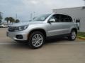 Reflex Silver Metallic - Tiguan SE Photo No. 3