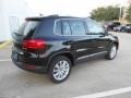 Deep Black Metallic - Tiguan SE Photo No. 7